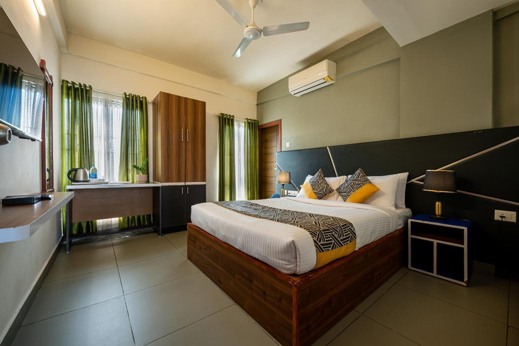 Cj Grande By Jesway Hotels & Resorts Kochi Exterior photo