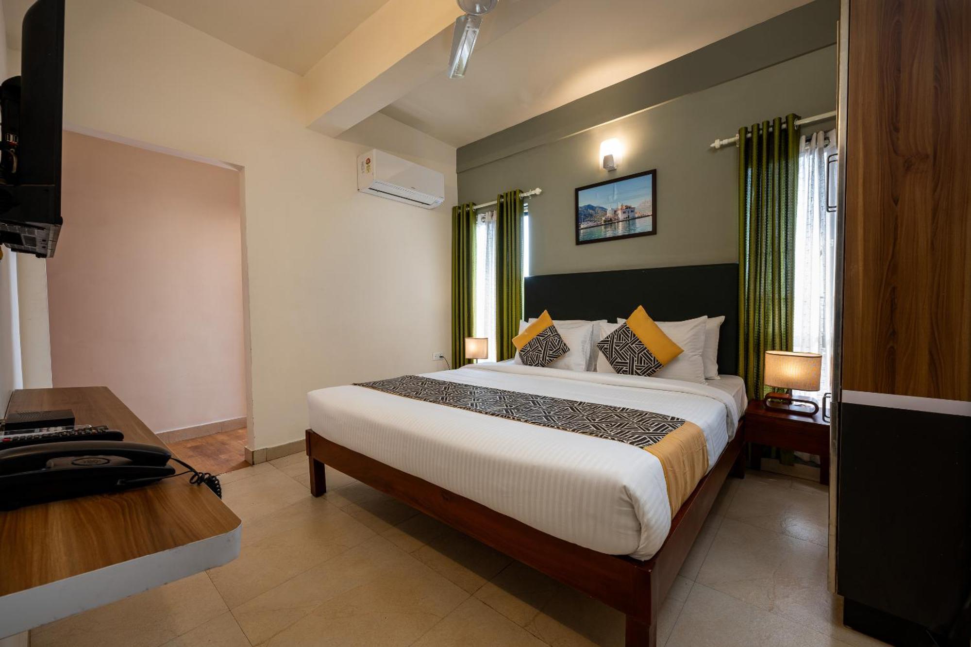 Cj Grande By Jesway Hotels & Resorts Kochi Exterior photo