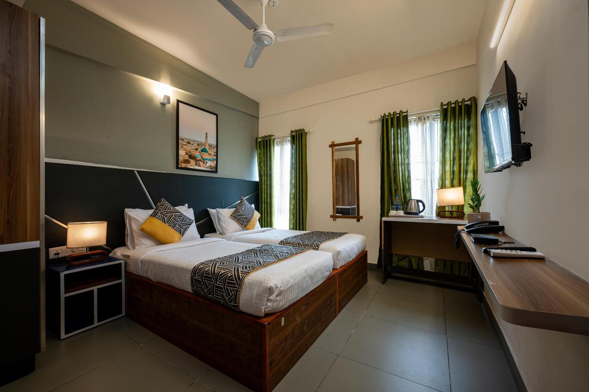 Cj Grande By Jesway Hotels & Resorts Kochi Exterior photo