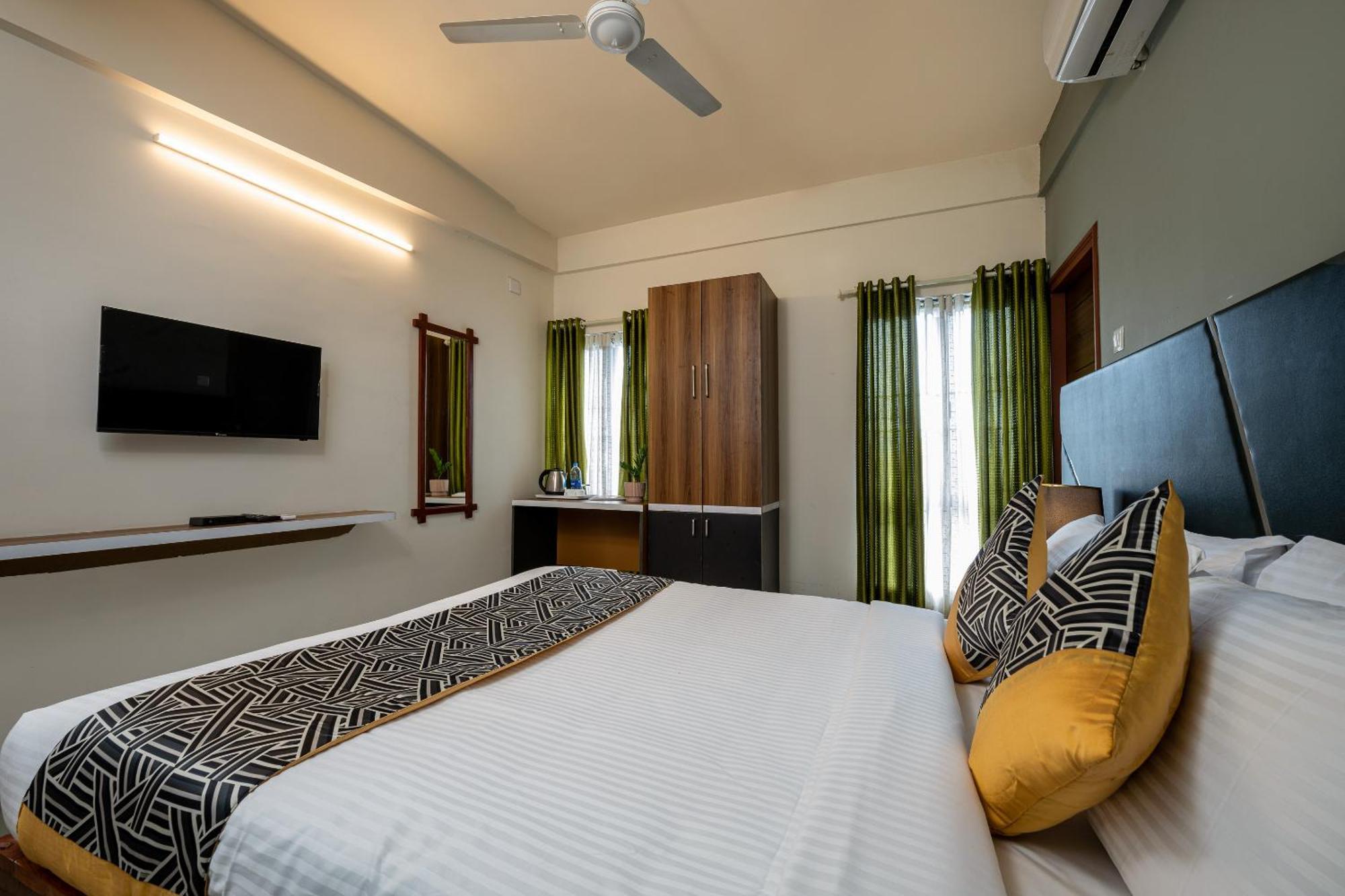 Cj Grande By Jesway Hotels & Resorts Kochi Exterior photo
