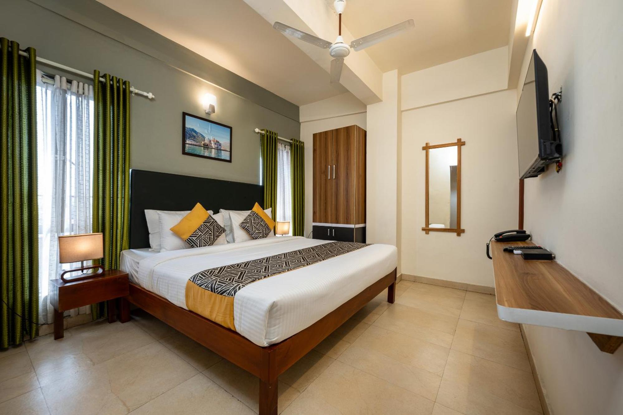 Cj Grande By Jesway Hotels & Resorts Kochi Exterior photo