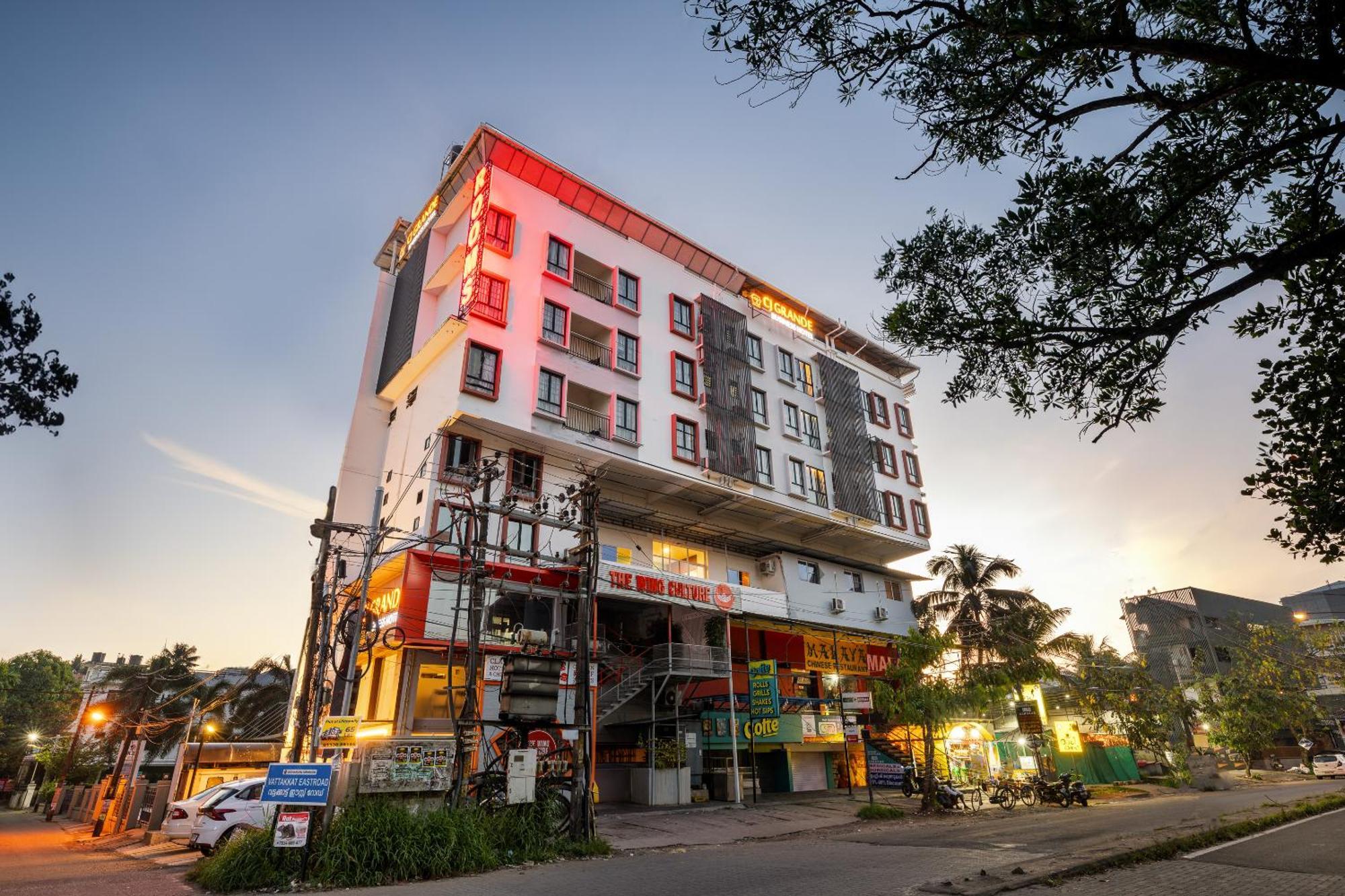 Cj Grande By Jesway Hotels & Resorts Kochi Exterior photo
